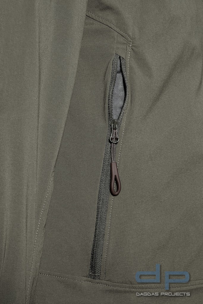 TT MAINE JACKET SOFTSHELL-JACKE in Schwarz und Oliv Farbe Oliv Größe: XL
