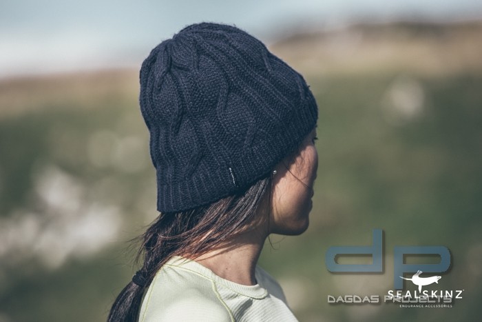 SealSkinz Waterproof Cable Knit Beanie Blau