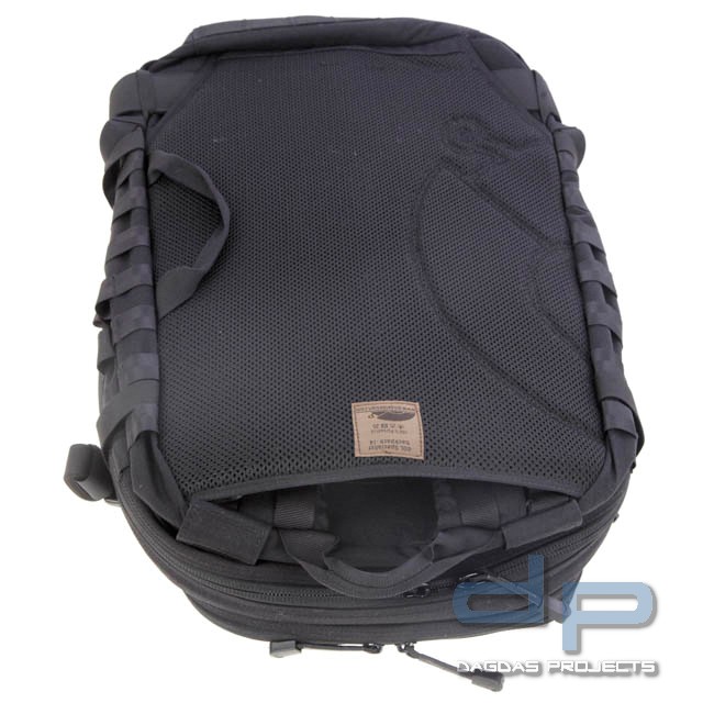 SNIGELDESIGN SPECIALIST BACKPACK 30 L in verschiedenen Farben
