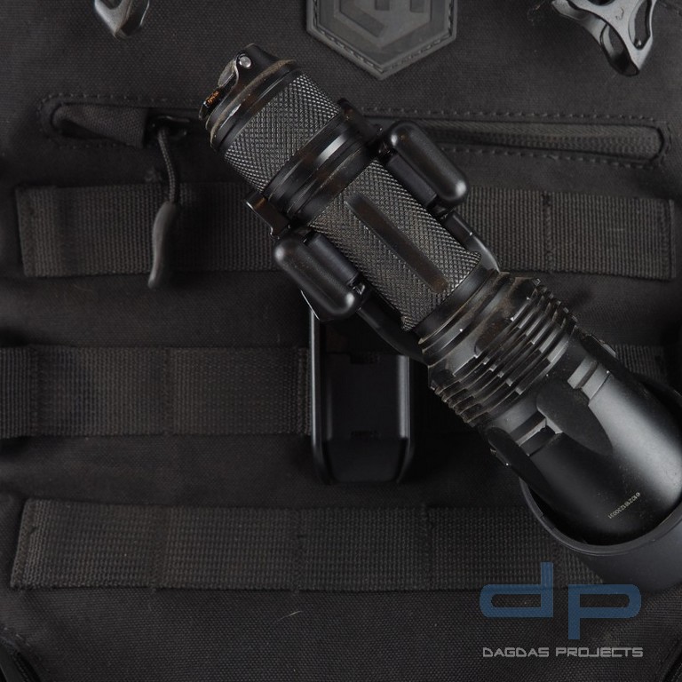 ESP® Taschenlampen Holster "LHU44", für eine Molle Schlaufe, 360° drehbar