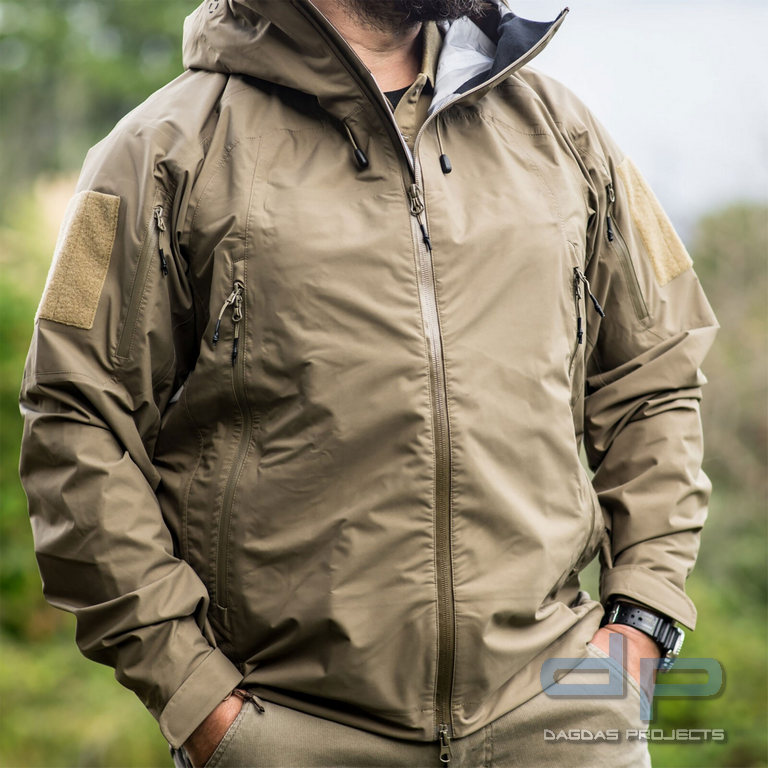 4-14 FACTORY RAIN JACKET ATACAMA in Schwarz und Oliv