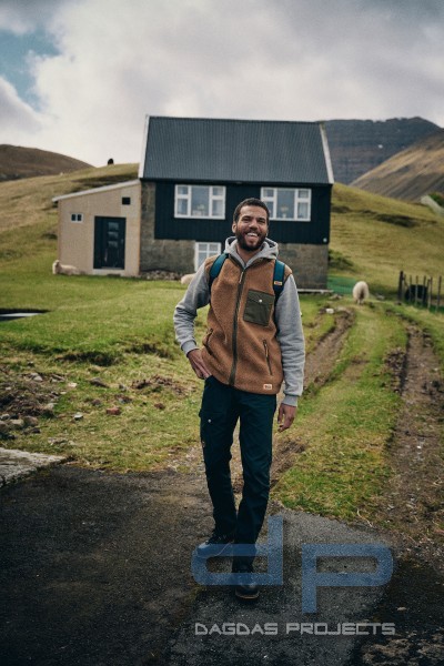 FJÄLLRÄVEN LOGO HOODIE IN VERSCHIEDENEN FARBEN