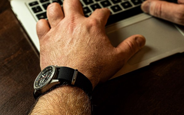 BOMBFROG© NATO STRAPS ARMBAND (SILBER- SCHNALLE) IN VERSCHIEDENEN FARBEN