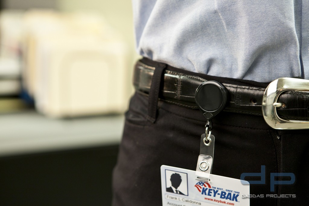 MINI-BAK ID ® - der original Kartenhalter mit Rückholautomat Clip, schwarz