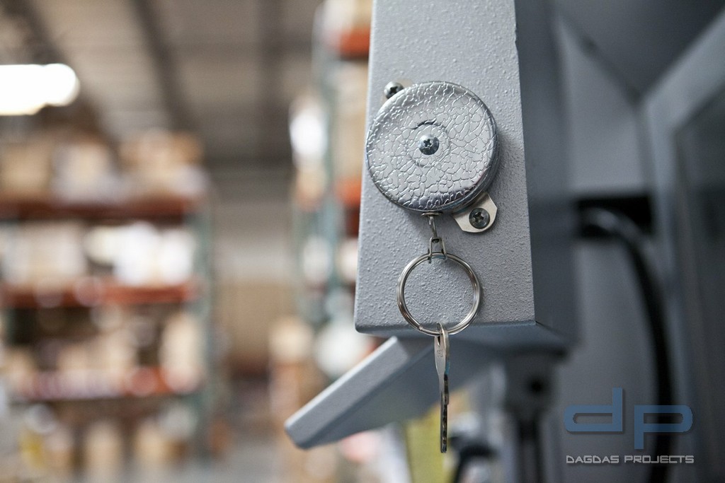 KEY-BAK, Leiste mit 2 Löchern + Kette 60 cm chrom