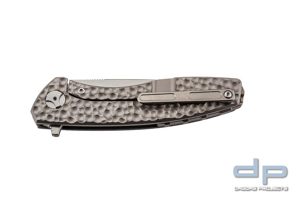 Einhandmesser mit kugelgelagerten Klinge