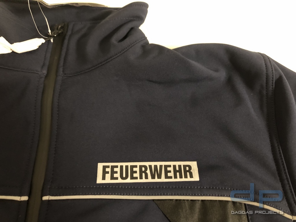 Behörden Softshell Jacke blau/schwarz mit schwarzem Aufdruck Feuerwehr Größe: M, L, oder XL