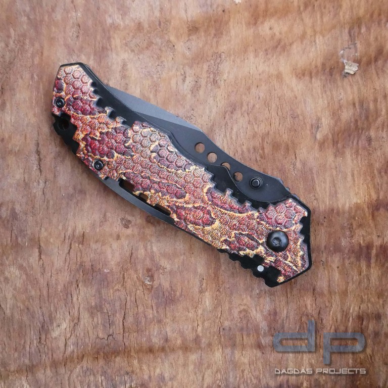 CJH Einhandmesser camo/schwarz mit Heftschalen aus schwarzem ABS Kunststoff