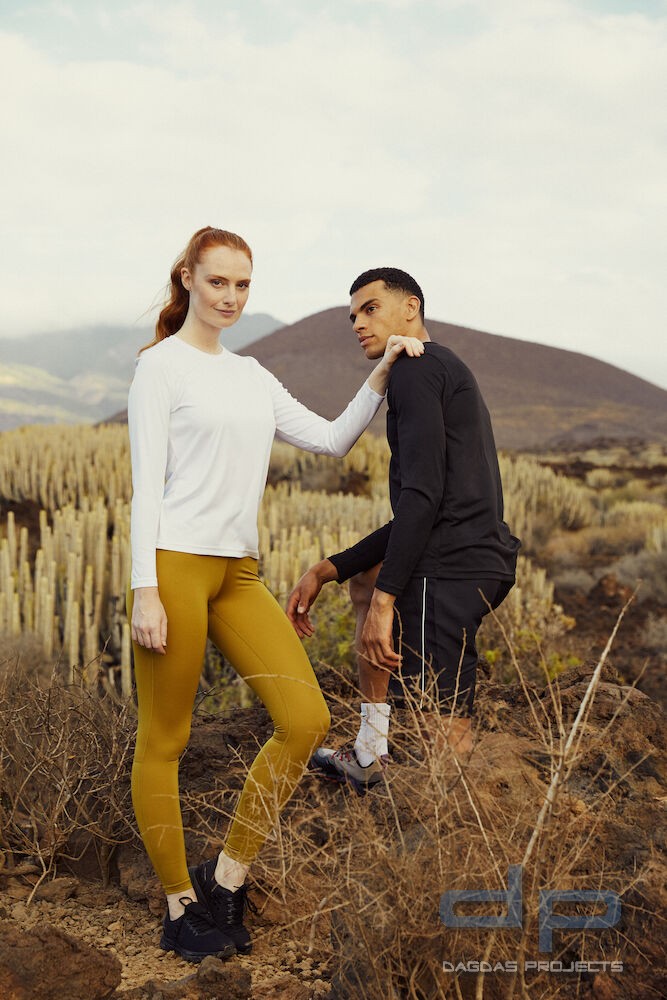 Basic Active-T Longsleeve mit Wunschaufdruck in verschiedenen Farben