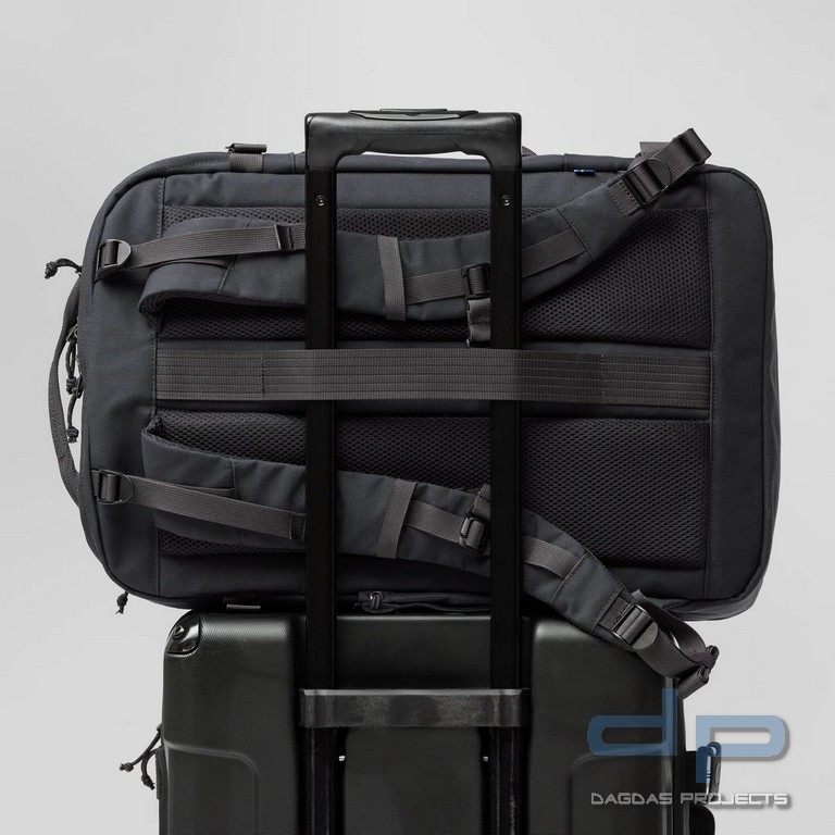 Fjällräven Färden Carry-On Pack (40L Reise Rucksack) in Schwarz und Steingrauoliv
