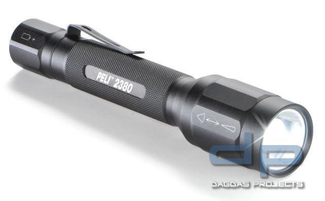LED 2AA fokussierbarer Spot