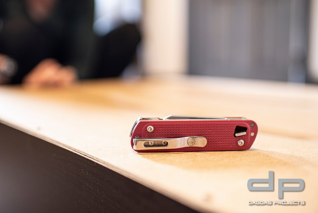 Leatherman FREE T4 Crimson