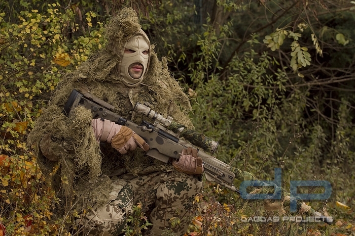 Ghillie Tarnparka Anti Fire m. Fäden in verschiedenen Farben