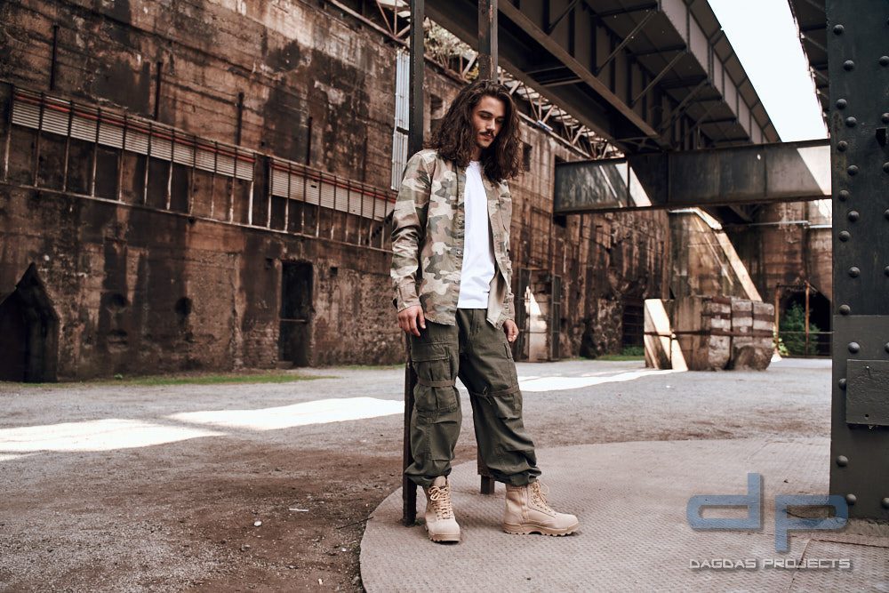 Brandit M-65 Vintage Trousers in Woodland Größe: S
