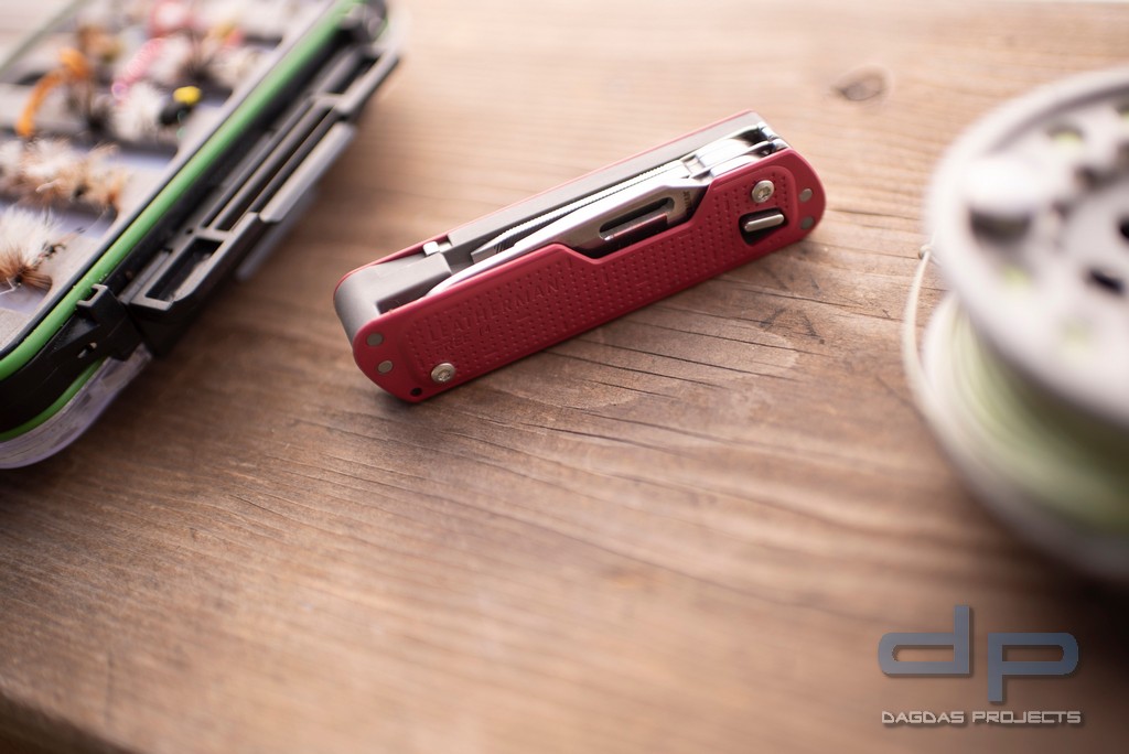 Leatherman FREE T4 Crimson