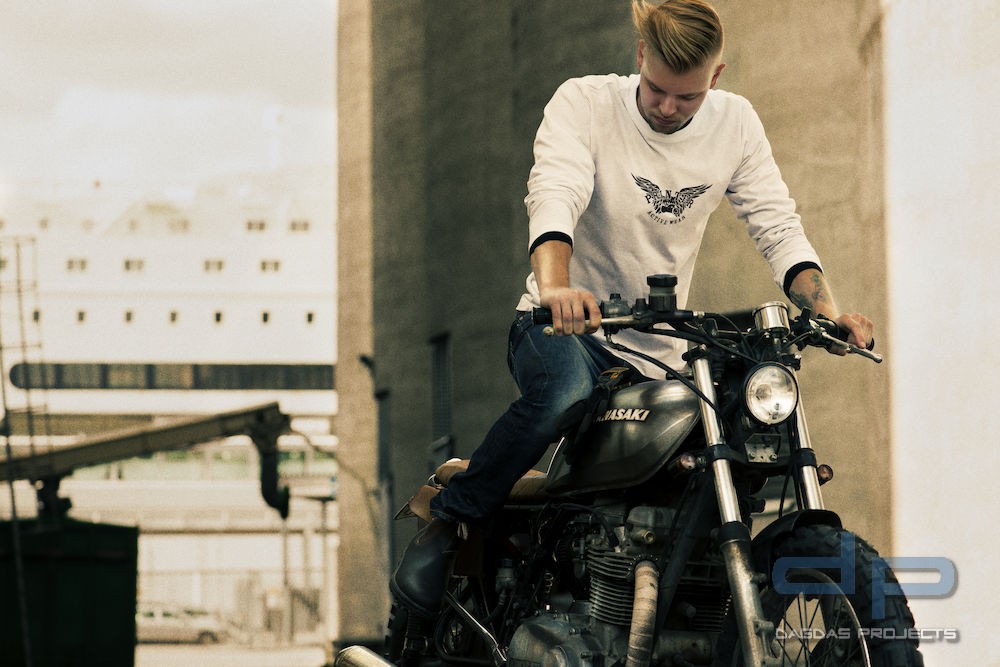 Heavy Long Sleeve mit Wunschaufdruck in verschiedenen Farben