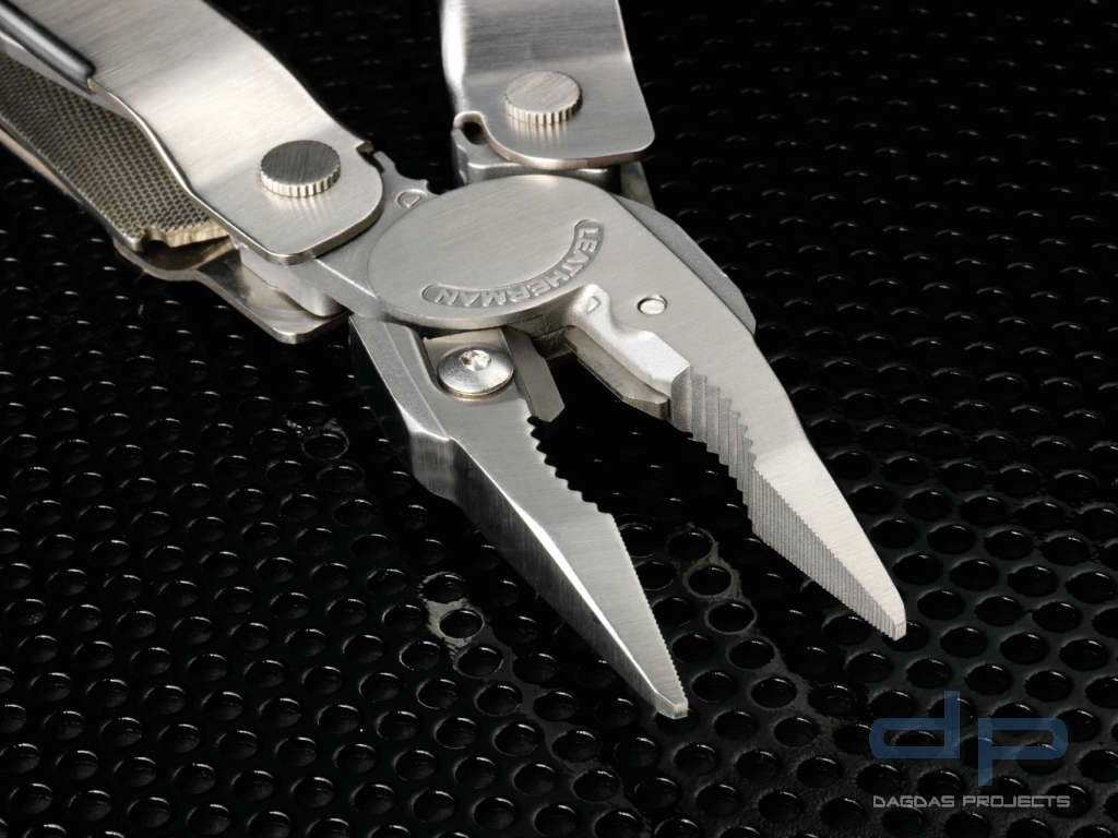 Leatherman SUPER TOOL 300 Silber mit Premium Holster