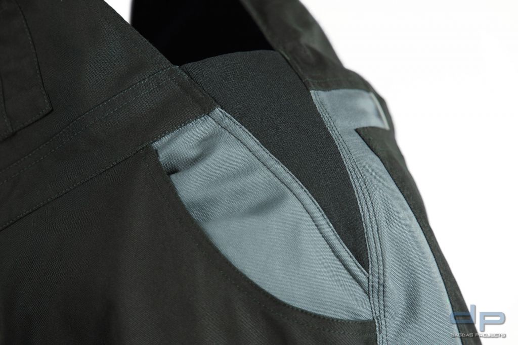 Canvas-Latzhose in Schwarz/Grau