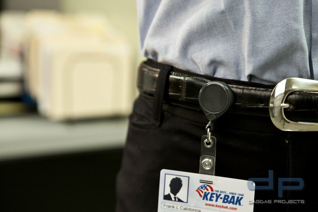 MINI-BAK ID ® - der original Kartenhalter mit Rückholautomat Clip grau
