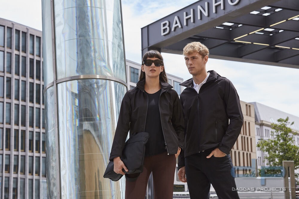 Classic Shell Jacket Lady in Schwarz und Dark Navy mit Aufdruck nach Wunsch