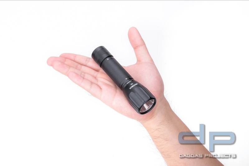 NEXTORCH C4 700 Lumen Taschenlampe mit 18650 Akku