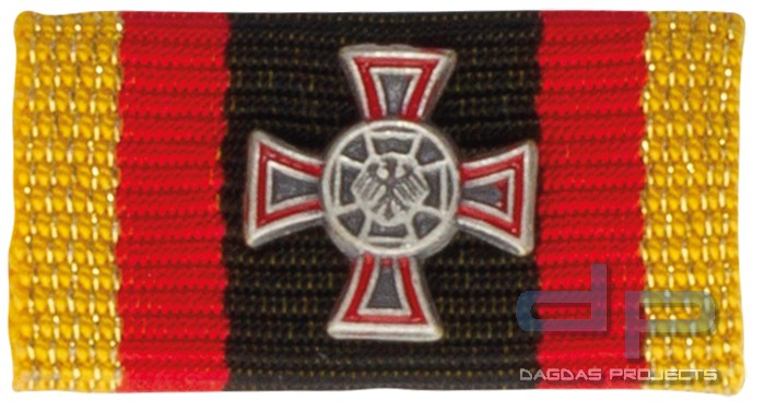 Bandschnalle Ehrenkreuz hervorragende Einzeltat Silber