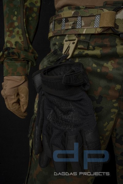 BLACKFOLIUM UTILITY HOOK 1” HK KARABINER CAMO