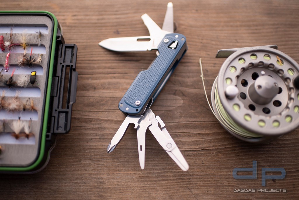 Leatherman FREE T4 Navy