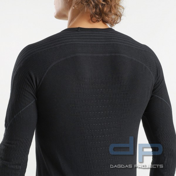 UYN EVOLUTION BIOTECH LANGARM SHIRT IN SCHWARZ