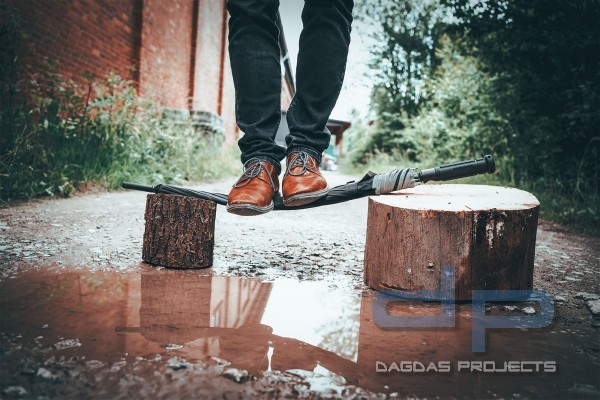 UZI UMBRELLA (TAKTISCHER SCHIRM ZUR SELBSTVERTEIDUNGUNG)