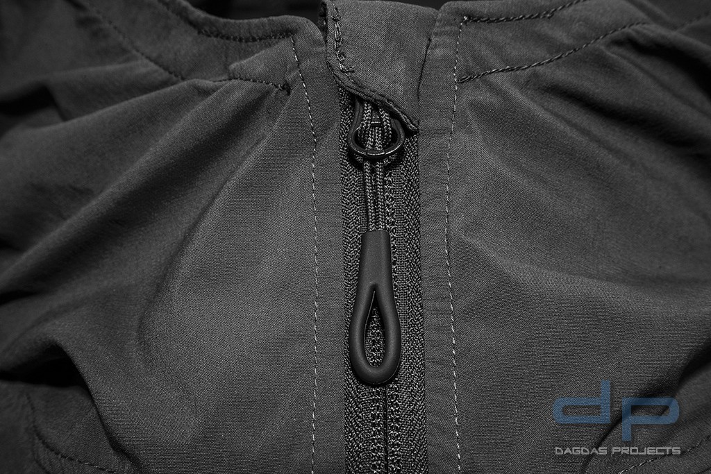 TT MAINE JACKET SOFTSHELL-JACKE in Schwarz und Oliv