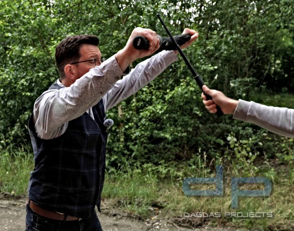 UZI UMBRELLA (TAKTISCHER SCHIRM ZUR SELBSTVERTEIDUNGUNG)