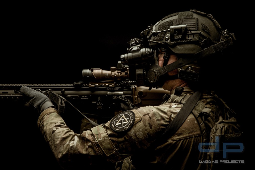 PRINCETON TEC CHARGE PRO HELMLAMPE LED ROT/BLAU/WEISS/IR