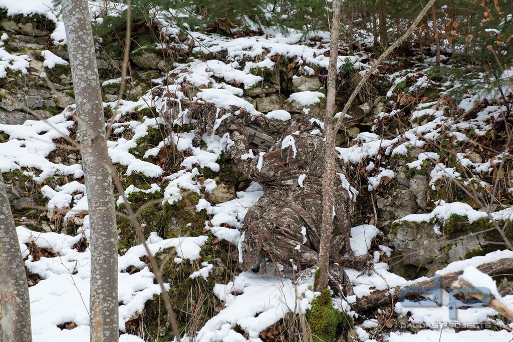 GHOSTHOOD TARNGIRLANDE STRIP-SOLID in verschiedenen Farben