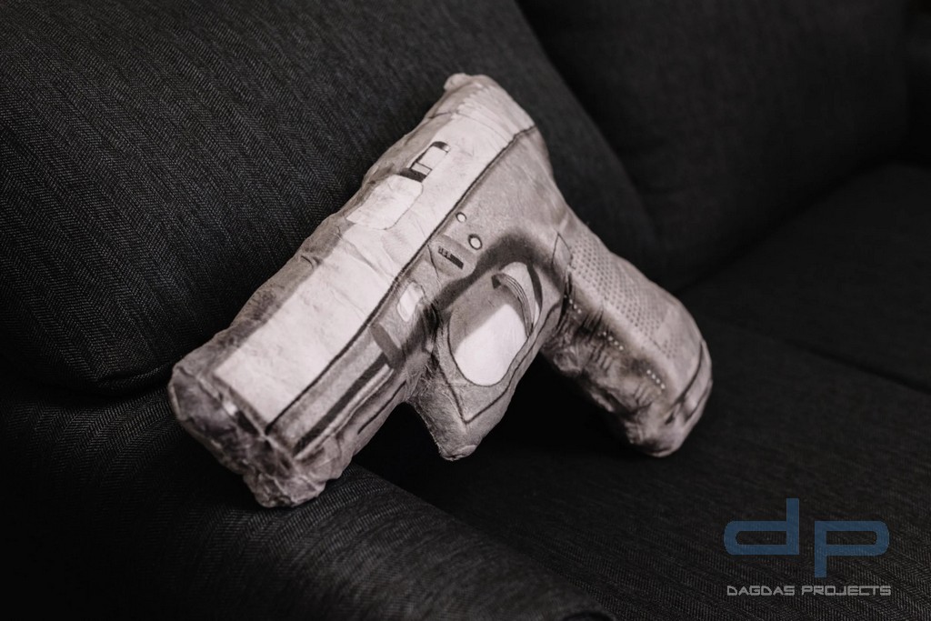 Caliber Gourmet - Kissen (Pistolenform)