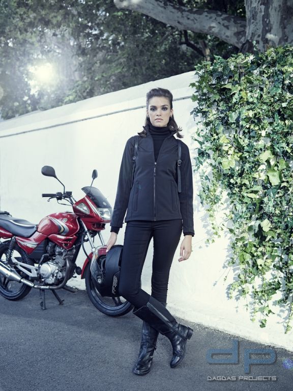 Damen Softshell Jacke Behörde in verschiedenen Farben mit Wunschaufdruck in reflex silber