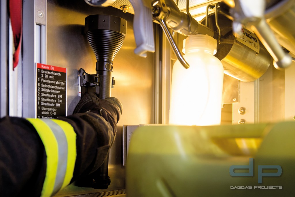 LED LENSER X21R SUCHSCHEINWERFER 5000 LUMEN