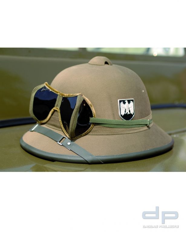 AK TROPENHELM M. BRILLE (REPRO) VPE 5