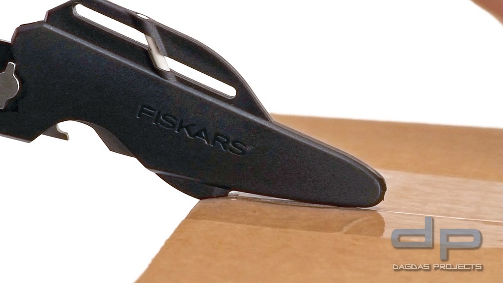 FISKARS CUTS+MORE MEHRZWECKSCHERE