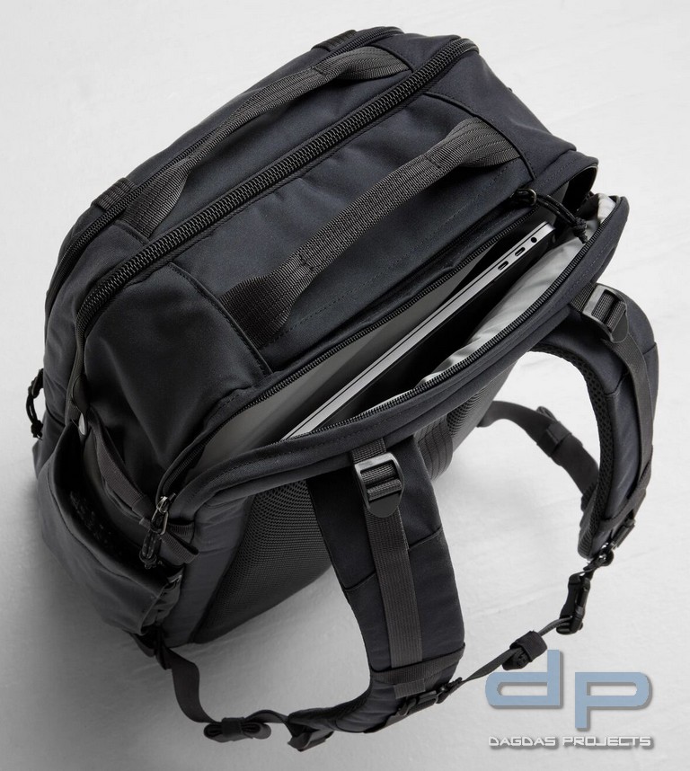 Fjällräven Färden Carry-On Pack (40L Reise Rucksack) in Schwarz und Steingrauoliv