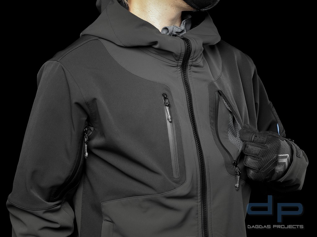 Emerson Gear Blue Label Spinosaurus Softshell Jacke in Dunkelgrau und Ranger Green