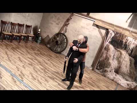 Selbstverteidigungsschirm mit Rundhakengriff